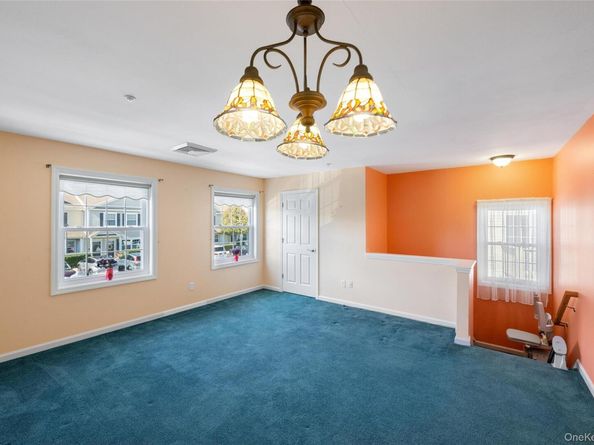 1228 Willow Lane, Valley Stream NY 11580