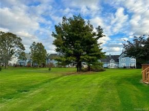 19 Broadlawn Drive 19, Central Islip NY 11722