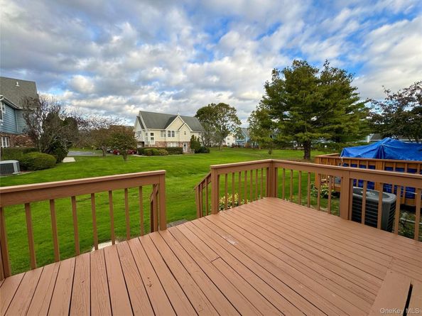 19 Broadlawn Drive 19, Central Islip NY 11722