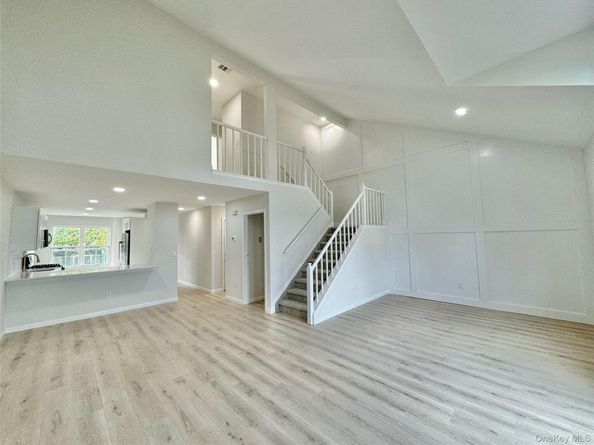 19 Broadlawn Drive 19, Central Islip NY 11722