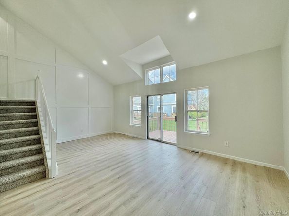 19 Broadlawn Drive 19, Central Islip NY 11722