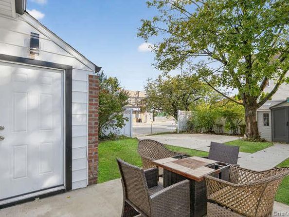 201 Jamaica Boulevard, Carle Place NY 11514