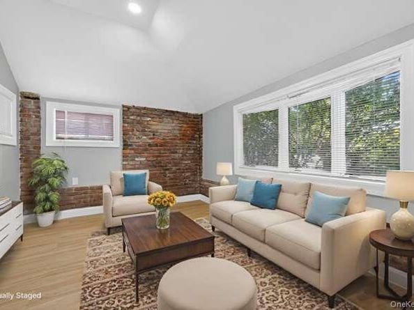 201 Jamaica Boulevard, Carle Place NY 11514