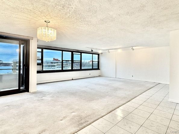 162-40 9 Avenue 7A, Beechhurst NY 11357