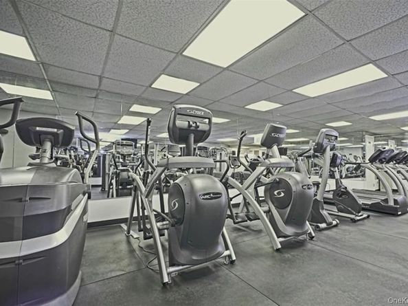 162-40 9 Avenue 7A, Beechhurst NY 11357