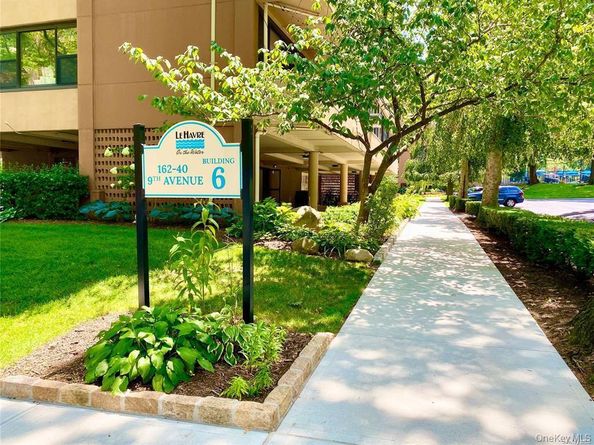 162-40 9 Avenue 7A, Beechhurst NY 11357