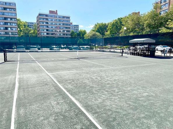 162-40 9 Avenue 7A, Beechhurst NY 11357