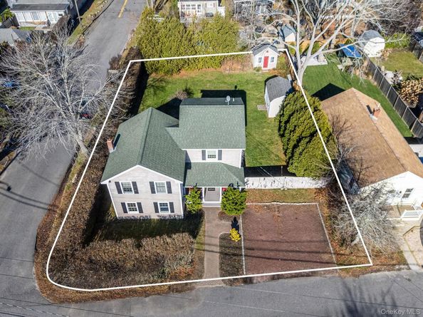 735 aka 718 Wiggins Wiggins Street, Greenport NY 11944