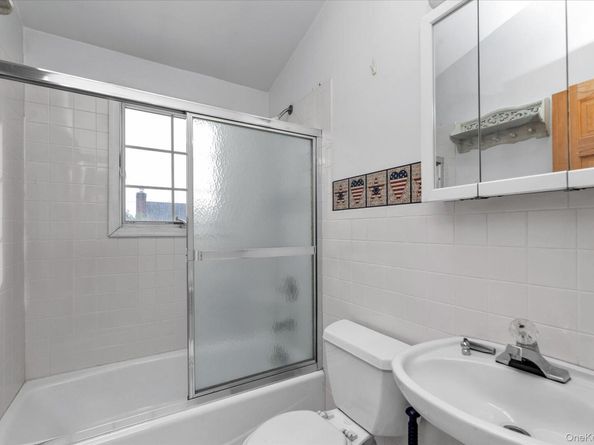 1006 N 7th Street, New Hyde Park NY 11040