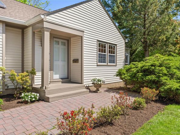 8 Harvard Lane, Hastings-on-Hudson NY 10706