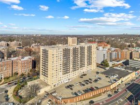 175-20 Wexford Terrace 7D, Jamaica Estates NY 11432