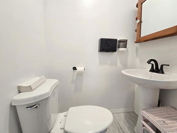 24 Quail Run, Massapequa NY 11758