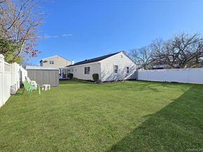 24 Quail Run, Massapequa NY 11758