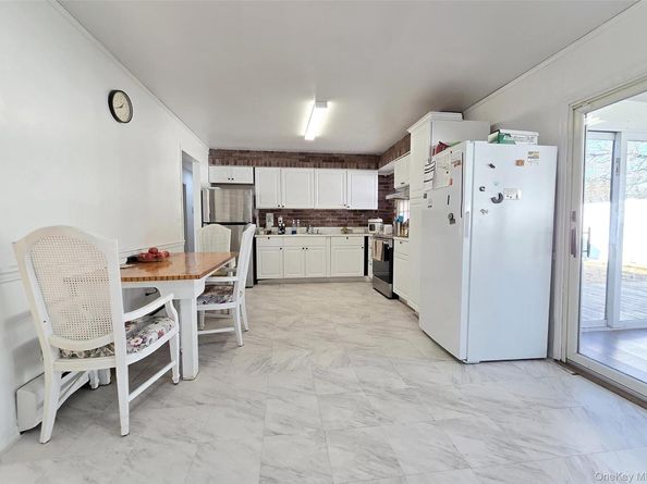 24 Quail Run, Massapequa NY 11758