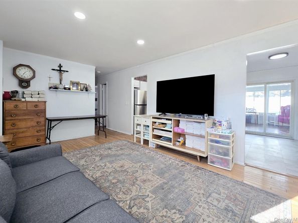 24 Quail Run, Massapequa NY 11758