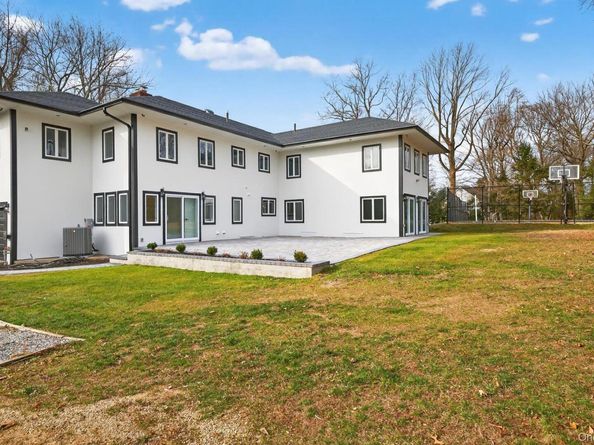 369 Vanderbilt Parkway, Dix Hills NY 11746