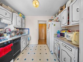 105-25 67th Road 4A, Forest Hills NY 11375