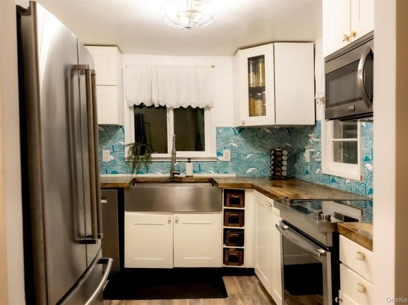 50 Poseidon Road, Rocky Point NY 11778