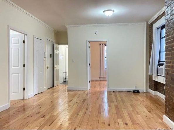 21-06 35th Street 3C, Astoria NY 11105