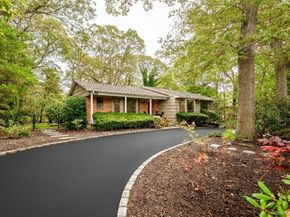54 Farmington Lane, Melville NY 11747