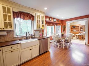 54 Farmington Lane, Melville NY 11747
