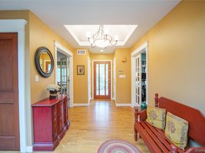 54 Farmington Lane, Melville NY 11747