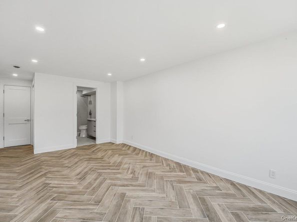 166-25 Powells Cove Boulevard 3D, Beechhurst NY 11357