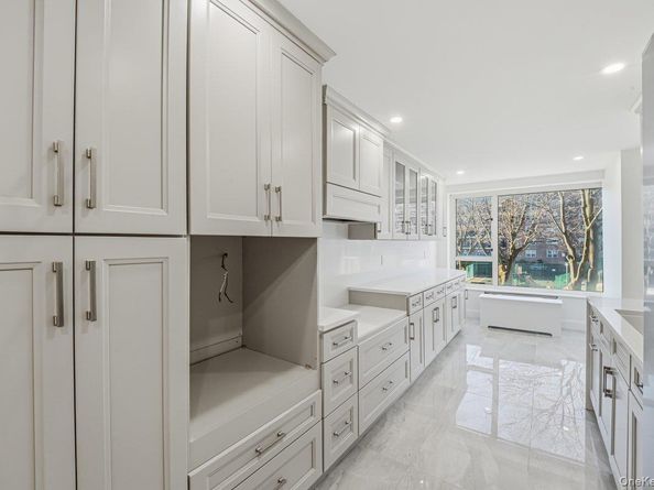 166-25 Powells Cove Boulevard 3D, Beechhurst NY 11357