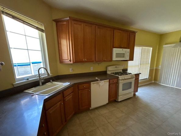 68 Louden Loop, Mount Sinai NY 11766
