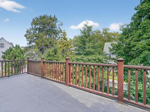 15 Park Place, Fleetwood NY 10552