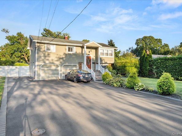 211 Washington Avenue, Brentwood NY 11717