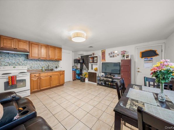 211 Washington Avenue, Brentwood NY 11717