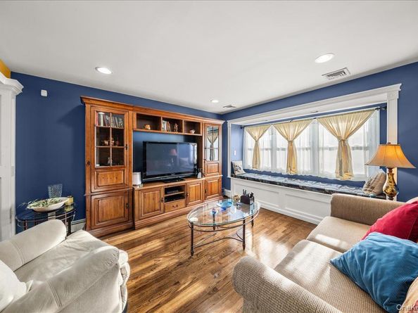 211 Washington Avenue, Brentwood NY 11717