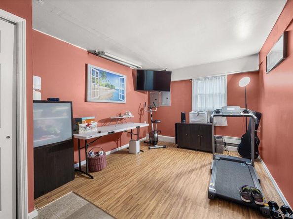 211 Washington Avenue, Brentwood NY 11717
