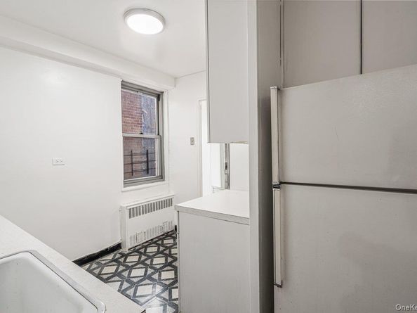 61-20 Grand Central Parkway A902, Forest Hills NY 11375