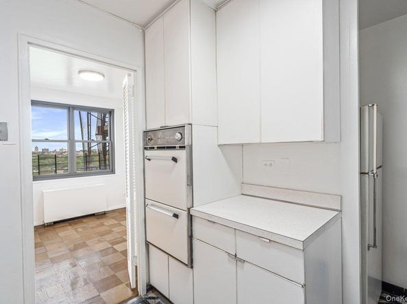 61-20 Grand Central Parkway A902, Forest Hills NY 11375