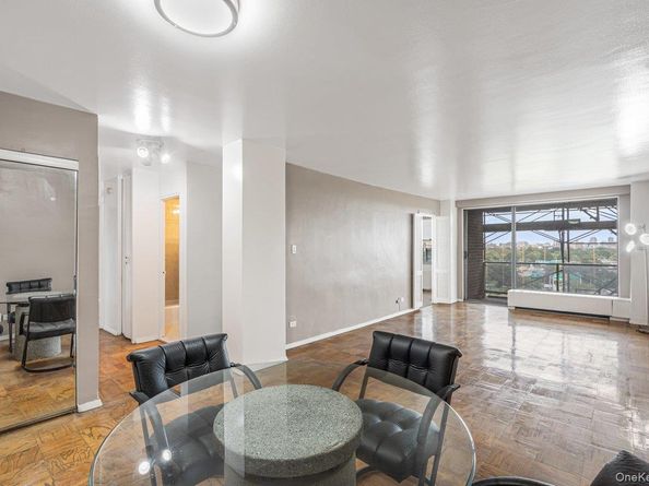 61-20 Grand Central Parkway A902, Forest Hills NY 11375