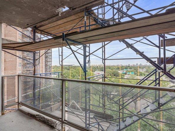 61-20 Grand Central Parkway A902, Forest Hills NY 11375