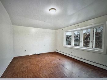 187-15 Tioga Drive