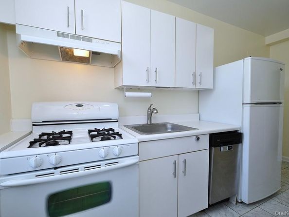 142 Garth Road 4A, Scarsdale NY 10583