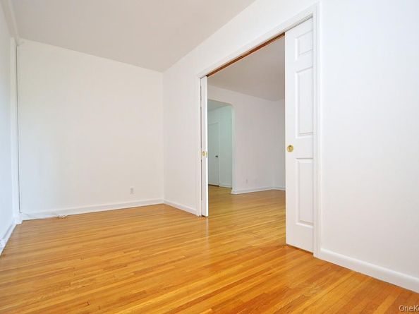 142 Garth Road 4A, Scarsdale NY 10583
