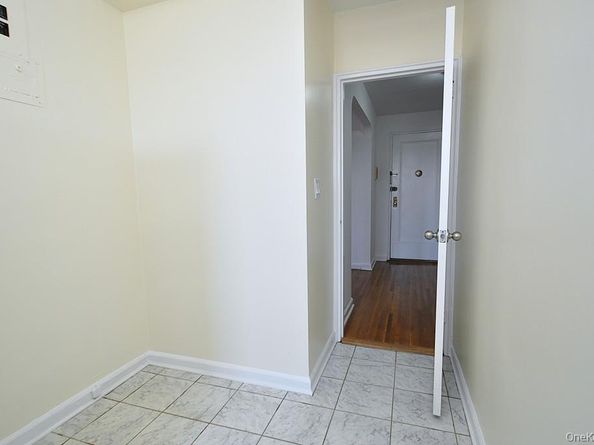 142 Garth Road 4A, Scarsdale NY 10583
