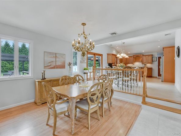 3 Feather Lane, Commack NY 11725