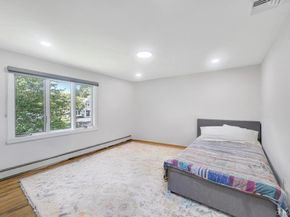 18 Stonehurst Lane, Dix Hills NY 11746
