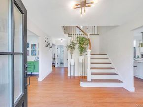 18 Stonehurst Lane, Dix Hills NY 11746