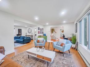 18 Stonehurst Lane, Dix Hills NY 11746