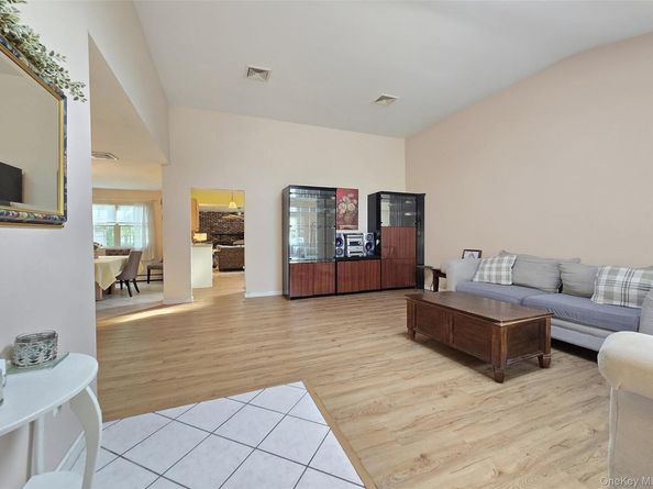 8 Gary Place, Selden NY 11784