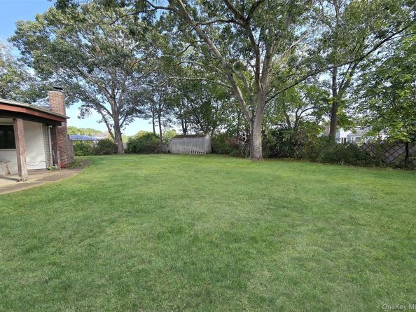 8 Gary Place, Selden NY 11784