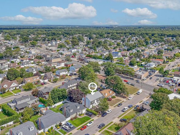 203 N Manhattan Avenue, Massapequa NY 11758