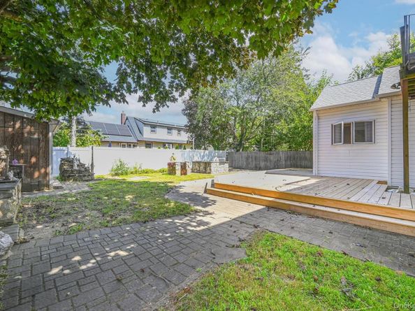 203 N Manhattan Avenue, Massapequa NY 11758